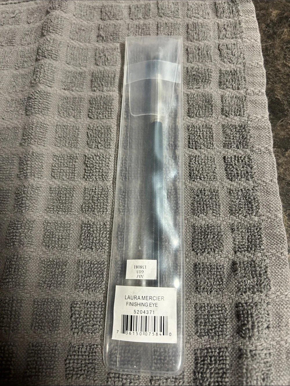 Laura Mercier Finishing Eye Brush